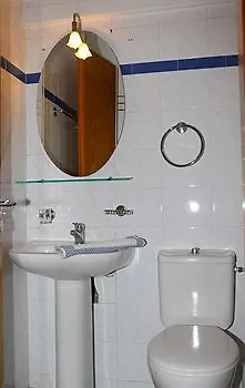 Idomeneas & Hotel 2*